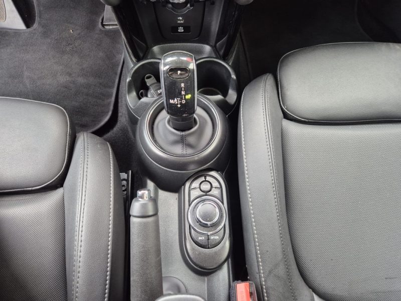 MINI MINI HATCH  COOPER 136 ESSENTIAL DKG7 5 PORTES  2023