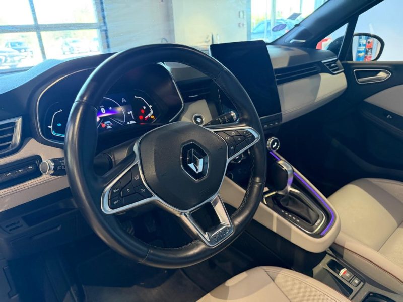 RENAULT CLIO V 1.6 E-TECH 140 INITIALE PARIS / PARK ASSIST