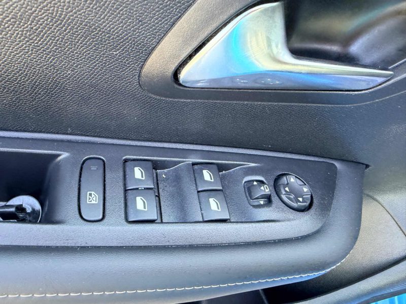 PEUGEOT 208 1.2 HYBRID 100CH ALLURE E-DCS6 29MKM
