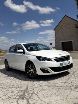 PEUGEOT 308 BOITE AUTO / CARPLAY / CAMERA ....✅