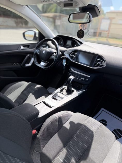PEUGEOT 308 BOITE AUTO / CARPLAY / CAMERA ....✅