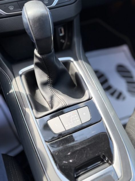 PEUGEOT 308 BOITE AUTO / CARPLAY / CAMERA ....✅