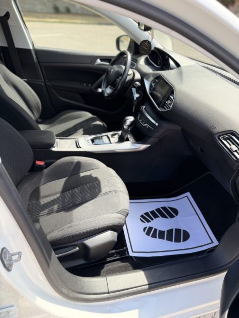 PEUGEOT 308 BOITE AUTO / CARPLAY / CAMERA ....✅