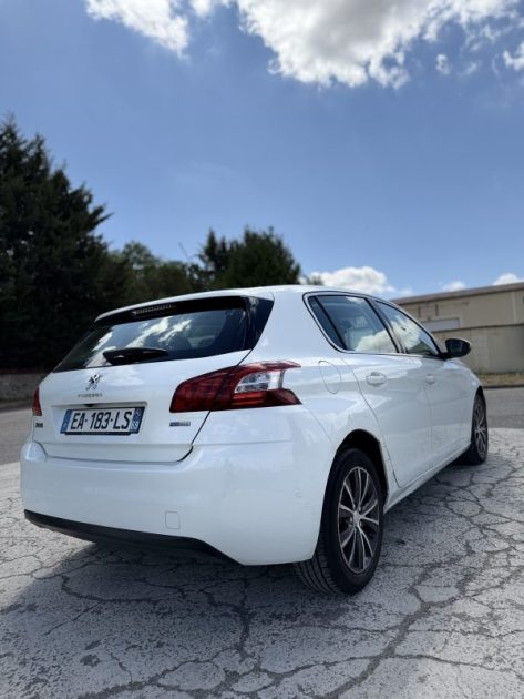 PEUGEOT 308 BOITE AUTO / CARPLAY / CAMERA ....✅