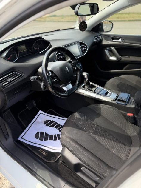 PEUGEOT 308 BOITE AUTO / CARPLAY / CAMERA ....✅
