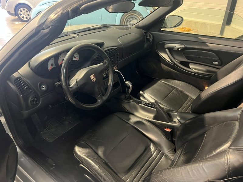 PORSCHE BOXSTER - 2.7 - 220 cv - 2000 - 197 000 Km - Sièges chauffants - Xenon 