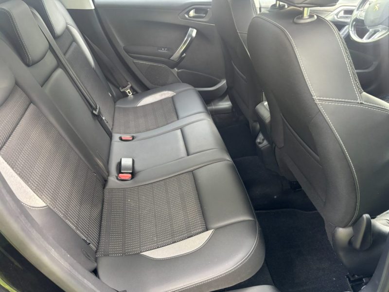 PEUGEOT 2008 1.6 HDI 120CH ALLURE 1ère main Sièges chauffants