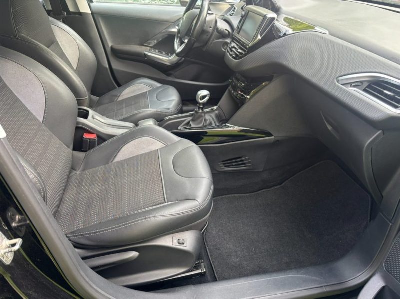 PEUGEOT 2008 1.6 HDI 120CH ALLURE 1ère main Sièges chauffants