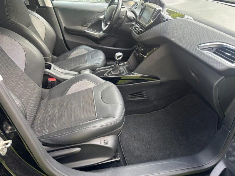 PEUGEOT 2008 1.6 HDI 120CH ALLURE 1ère main Sièges chauffants