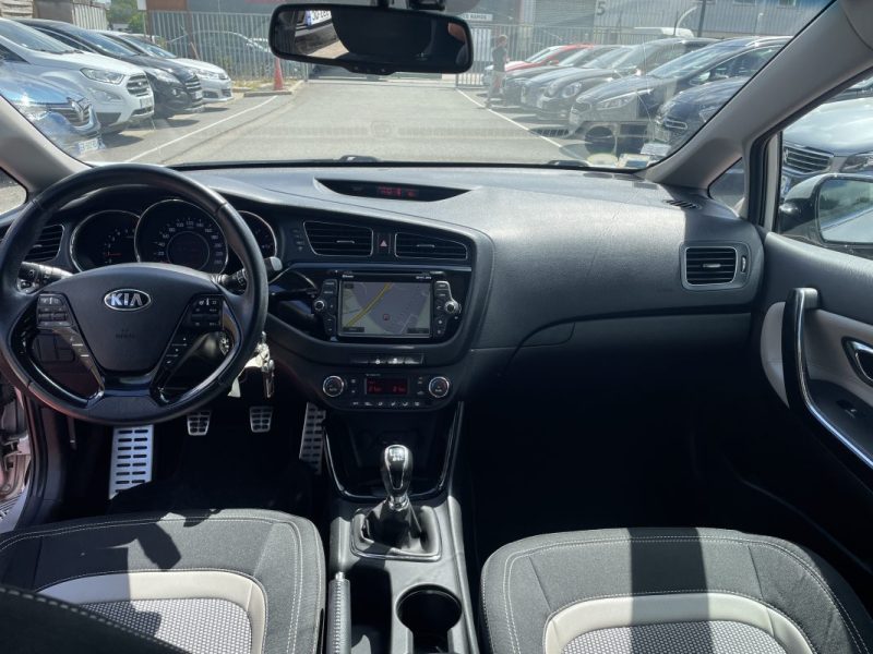KIA CEE-D SW 1.6 CRDI FIFA WORLD CUP EDITION 2014