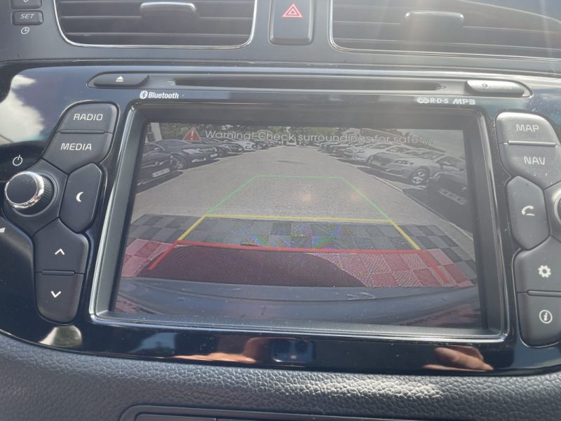 KIA CEE-D SW 1.6 CRDI FIFA WORLD CUP EDITION 2014