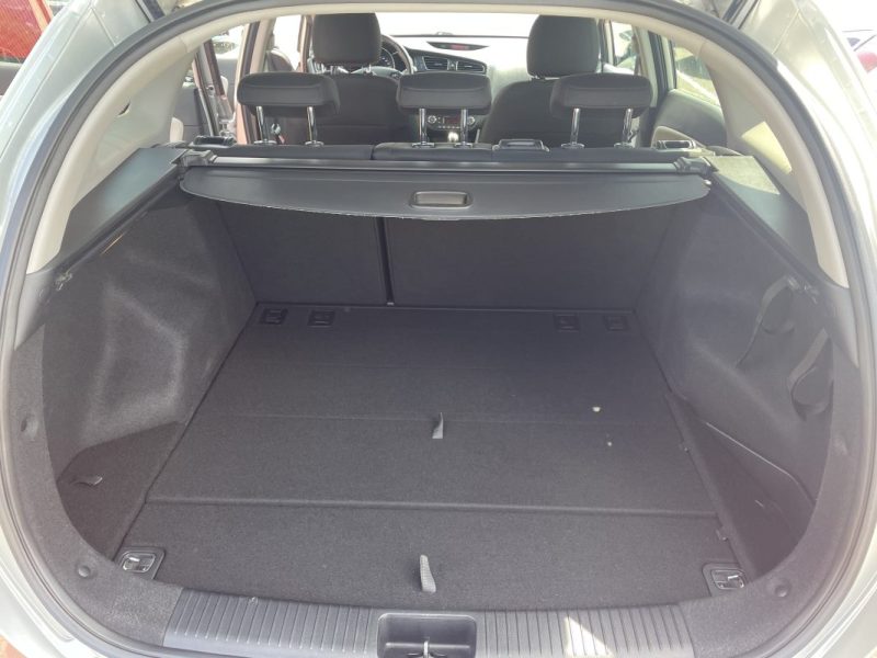 KIA CEE-D SW 1.6 CRDI FIFA WORLD CUP EDITION 2014