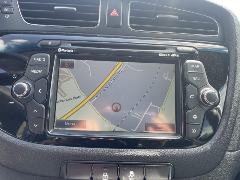 KIA CEE-D SW 1.6 CRDI FIFA WORLD CUP EDITION 2014