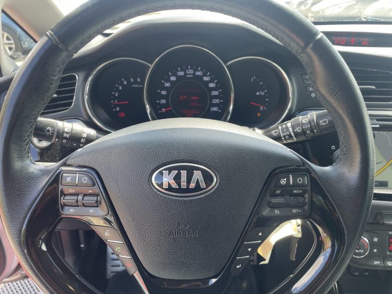 KIA CEE-D SW 1.6 CRDI FIFA WORLD CUP EDITION 2014