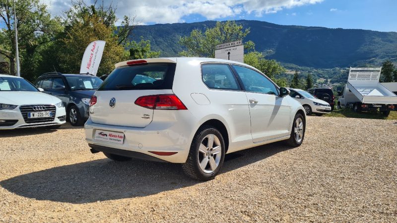 VOLKSWAGEN Golf VII - 1.2 TSI Comfortline 105ch essence
