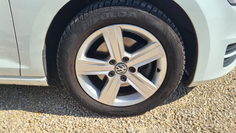 VOLKSWAGEN Golf VII - 1.2 TSI Comfortline 105ch essence