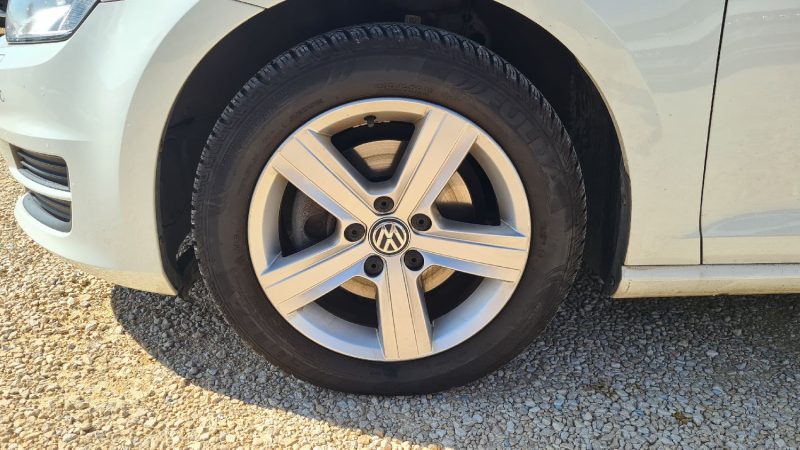 VOLKSWAGEN Golf VII - 1.2 TSI Comfortline 105ch essence