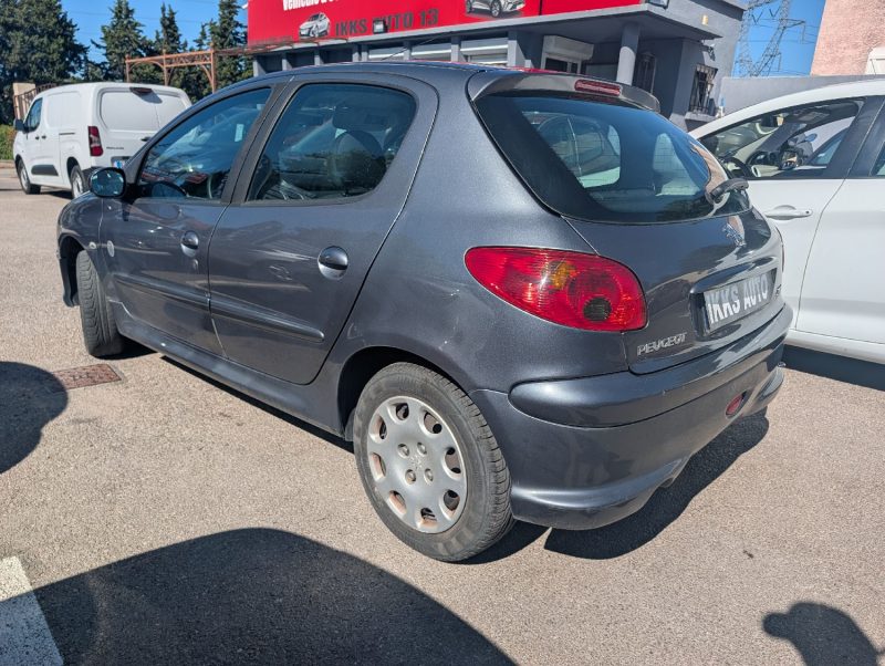 PEUGEOT 206 1.4 75CH GENERATION EXCELLENT ETAT ENTRETIEN A JOURS  GARANTIE 12 MOIS