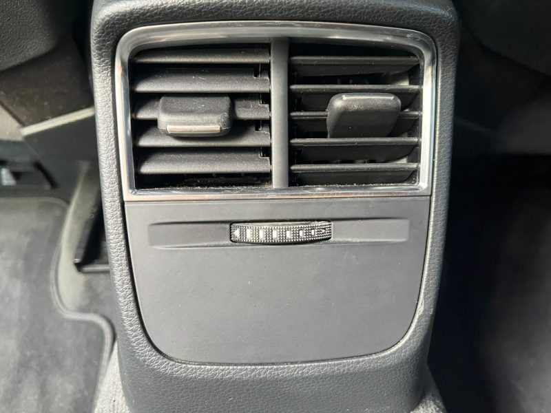 AUDI A3 Sportback Design 116 ch 1.6 TDI (Série 3 Phase 2) Radar de stationnement AV/AR 