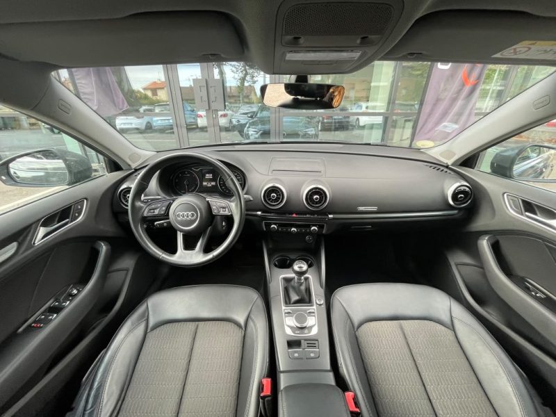 AUDI A3 Sportback Design 116 ch 1.6 TDI (Série 3 Phase 2) Radar de stationnement AV/AR 