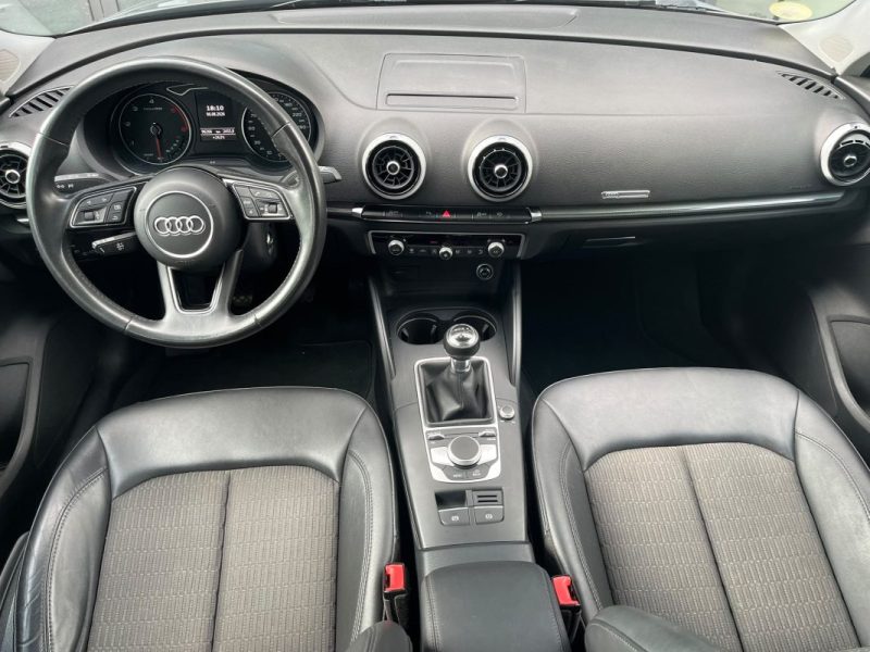 AUDI A3 Sportback Design 116 ch 1.6 TDI (Série 3 Phase 2) Radar de stationnement AV/AR 