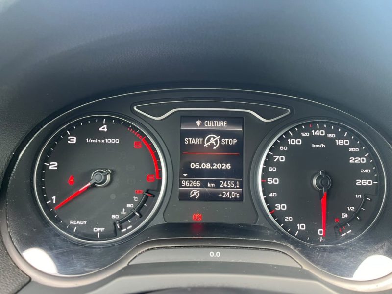 AUDI A3 Sportback Design 116 ch 1.6 TDI (Série 3 Phase 2) Radar de stationnement AV/AR 