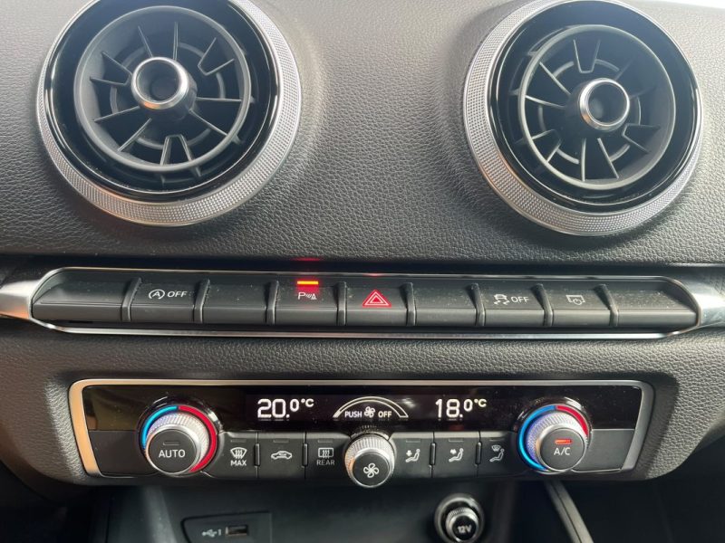 AUDI A3 Sportback Design 116 ch 1.6 TDI (Série 3 Phase 2) Radar de stationnement AV/AR 