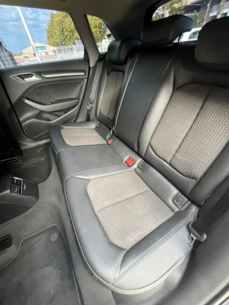 AUDI A3 Sportback Design 116 ch 1.6 TDI (Série 3 Phase 2) Radar de stationnement AV/AR 