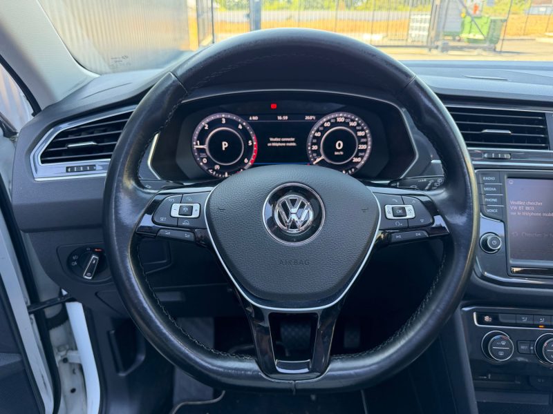  VOLKSWAGEN Tiguan II 2.0 TDi 16V BMT DSG7 150 cv Boîte auto R-LINE