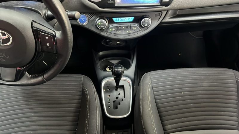 TOYOTA YARIS FRANCE 100cv HYBRIDE/1 ERE MAIN/TVA RECUPERABLE