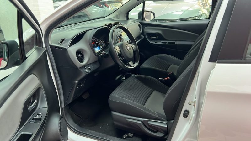 TOYOTA YARIS FRANCE 100cv HYBRIDE/1 ERE MAIN/TVA RECUPERABLE