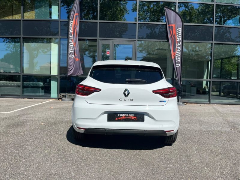 RENAULT CLIO V Evolution 145 ch 1.6 E-Tech Hybrid CarPlay / Radars de recul / Feux LED Pure Vision