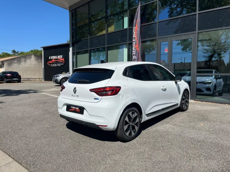 RENAULT CLIO V Evolution 145 ch 1.6 E-Tech Hybrid CarPlay / Radars de recul / Feux LED Pure Vision