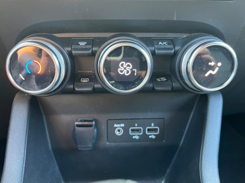 RENAULT CLIO V Evolution 145 ch 1.6 E-Tech Hybrid CarPlay / Radars de recul / Feux LED Pure Vision
