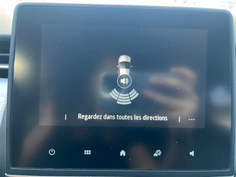 RENAULT CLIO V Evolution 145 ch 1.6 E-Tech Hybrid CarPlay / Radars de recul / Feux LED Pure Vision