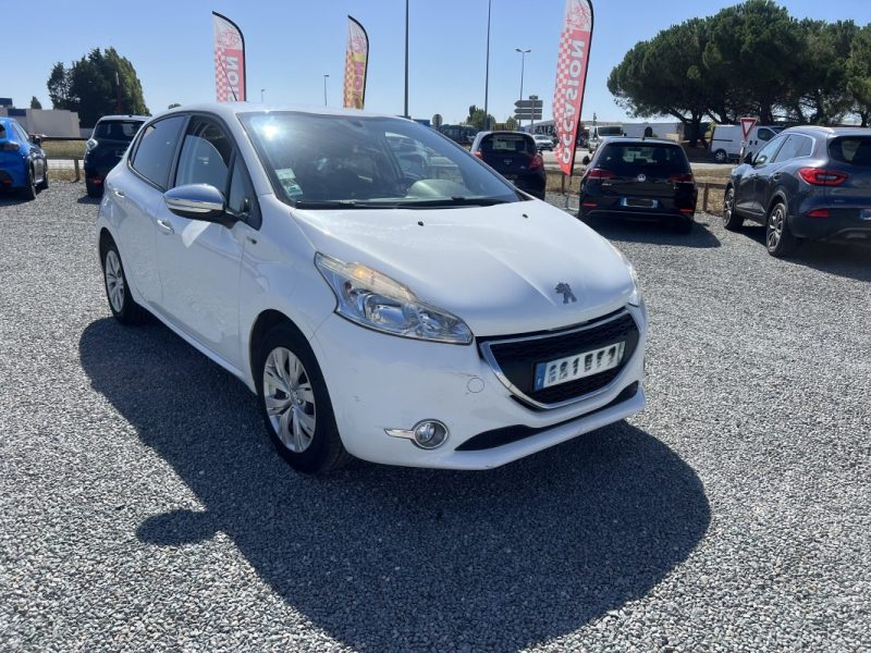 PEUGEOT 208 1.2 VTI 2015