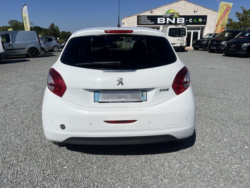 PEUGEOT 208 1.2 VTI 2015