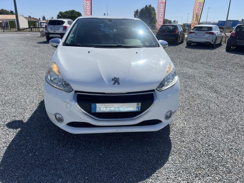 PEUGEOT 208 1.2 VTI 2015