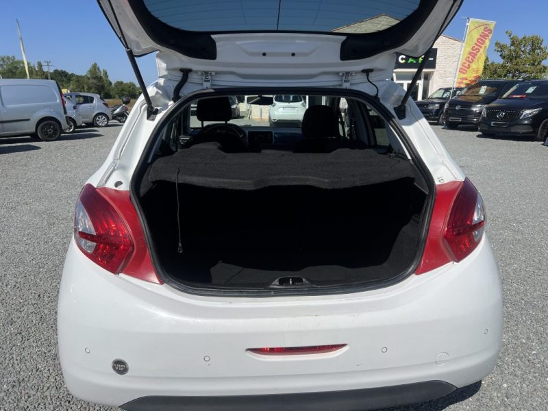 PEUGEOT 208 1.2 VTI 2015
