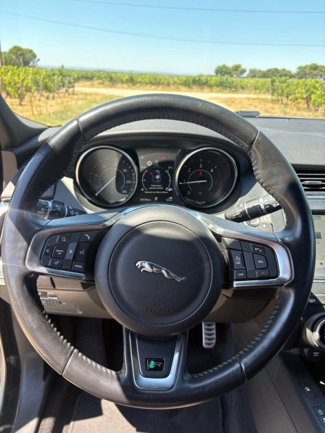 JAGUAR E-PACE D150 AWD / CARPLAY / SUIVI JAGUAR