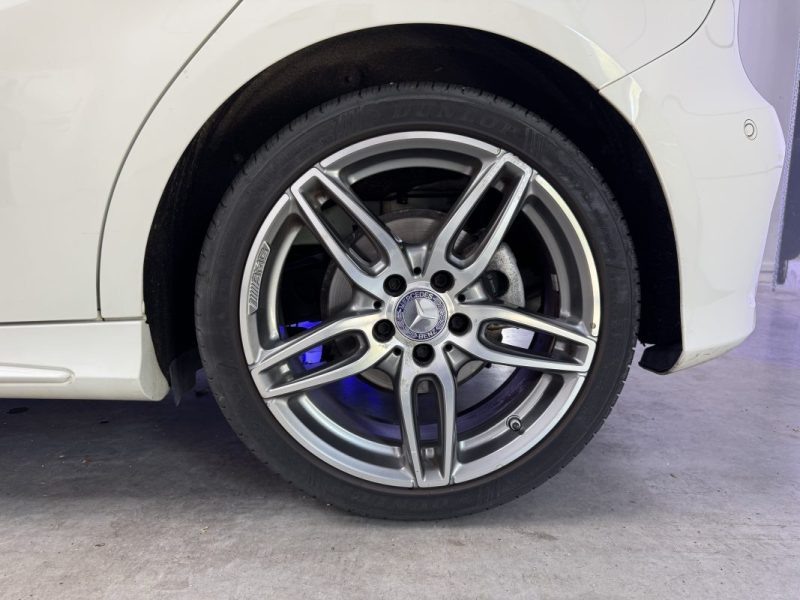 MERCEDES BENZ CLASSE A180 - PACK FASCINATION AMG LINE - Garantie 12mois
