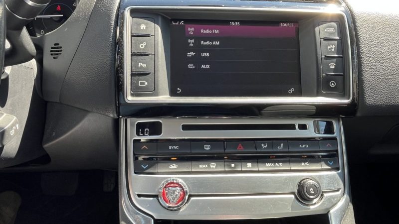 JAGUAR XE 2.0L D 180 PURE BA 2017
