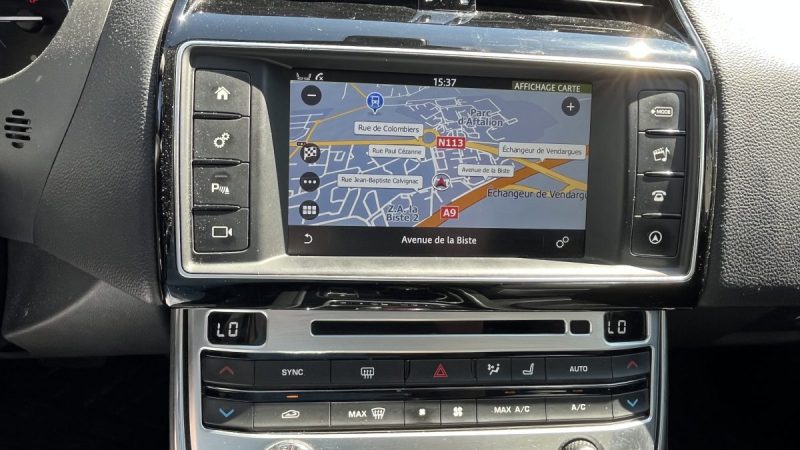 JAGUAR XE 2.0L D 180 PURE BA 2017