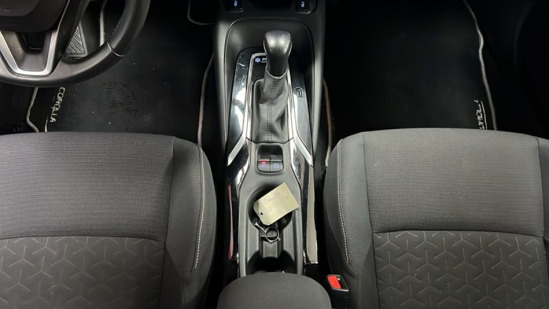 TOYOTA COROLLA BERLINE HYBRIDE 2.0 DYNAMIC BUSINESS 180cv/1 ERE MAIN/TVA RECUPERABLE