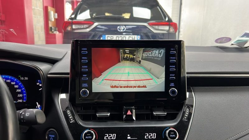 TOYOTA COROLLA BERLINE HYBRIDE 2.0 DYNAMIC BUSINESS 180cv/1 ERE MAIN/TVA RECUPERABLE