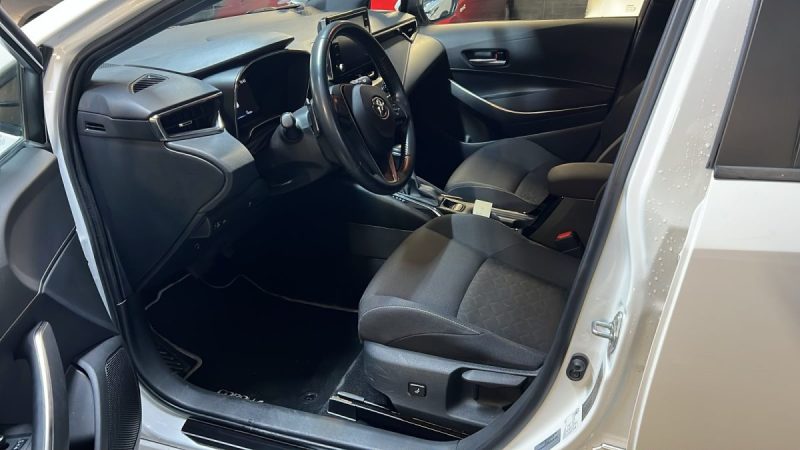 TOYOTA COROLLA BERLINE HYBRIDE 2.0 DYNAMIC BUSINESS 180cv/1 ERE MAIN/TVA RECUPERABLE