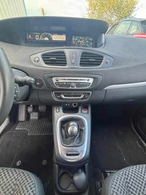 RENAULT SCENIC III 1.5 DCI 110 EXPRESSION 2012