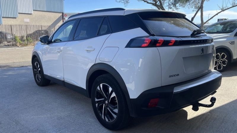 PEUGEOT 2008 II 1.5 BLUE HDI 110 ALLURE 2021