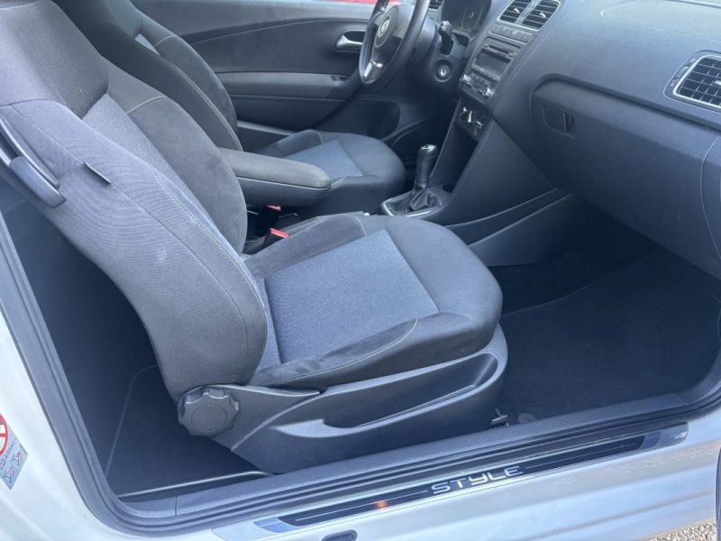VW Volkswagen Polo 1.2 70ch Style 1ère main Toit ouvrant panoramique