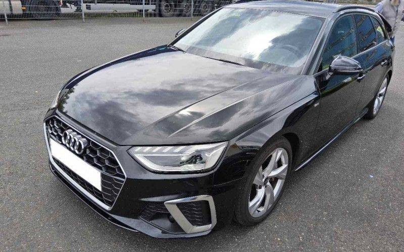 AUDI A4 40 TDI MILD-HYBRID QUATTRO S LINE 2023 1ère main Attelage remorque